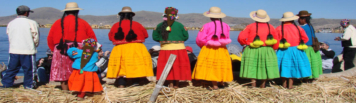 Pérou - Lac Titicaca Personnes de dos