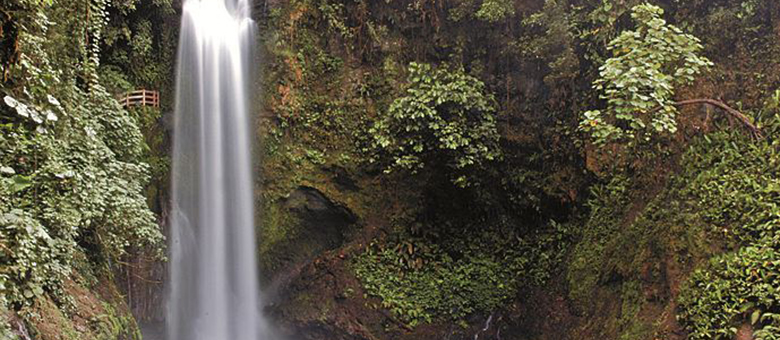 La Paz Waterfall - Volcan Poas - Costa Rica
